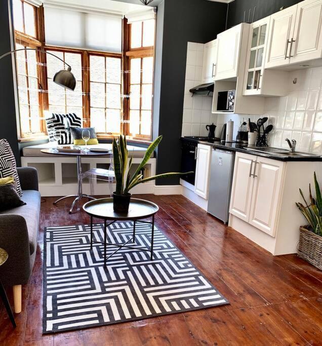 1-Bedroom Sea Point Gem - Perfect Location! Fokváros Kültér fotó